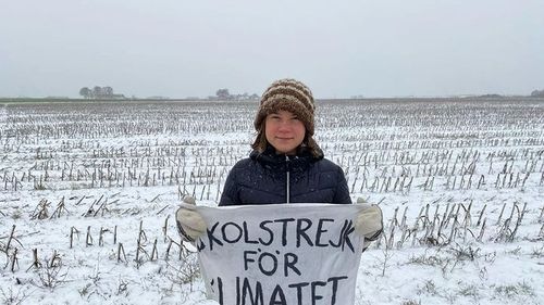 Greta Thunberg continuă acţiunea de protest împotriva a două parcuri eoliene din Norvegia / Activista demonstrează  împotriva turbinelor construite pe terenuri folosite în mod tradiţional de crescătorii de reni din rândul populaţiei indigene Sami