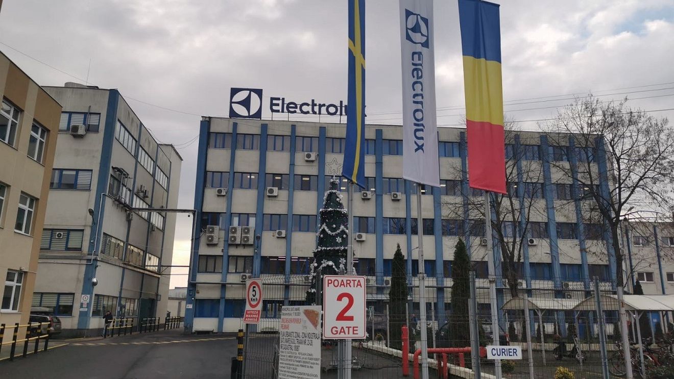 Satu Mare: Compania Electrolux anunţă concedieri colective. Peste 100 de persoane vor fi disponibilizate, după pierderea comenzilor din Ucraina și Rusia