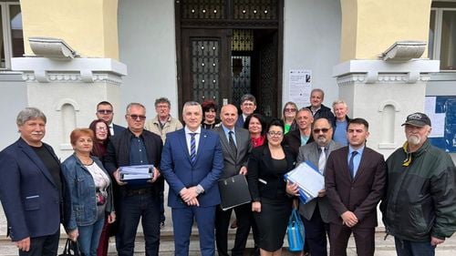 PNL Hunedoara a depus oficial candidaturile pentru alegerile din 9 iunie / Actualul prefect Călin Petru Marian candidează la șefia Consiliului Judeţean, iar actualul edil Florin Oancea pentru un nou mandat la Primăria Deva