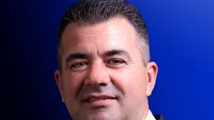 BREAKING Președintele Transelectrica a fost revocat, după ce și-a falsificat CV-ul menționând studii pe care nu le-a absolvit