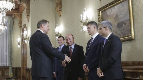 SURSE PMP a decis fuziunea prin absorbție cu PNL / Băsescu, în partidul lui Iohannis, pe cale să redevină coleg cu Boc și Blaga