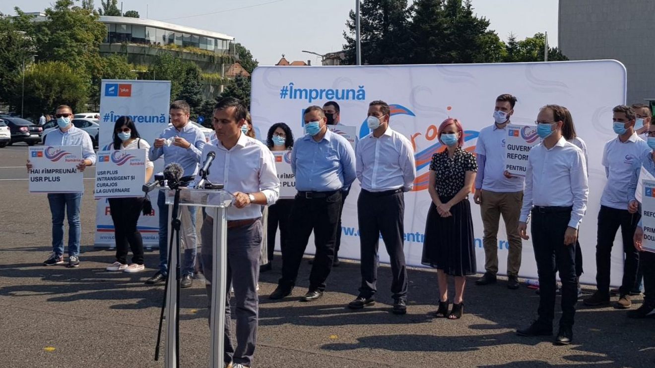 Platforma ”Împreună” a strâns câțiva oameni în Piața Victoriei/ Polițeanu: Am fost aserviți PNL și UDMR, ne-a lipsit curajul/ Teniță: E timpul să livrăm reforme, mai avem doar 3 ani/ Ștefănuță: Nu există USR și PLUS, avem un singur drum. Tinerii să iasă în față