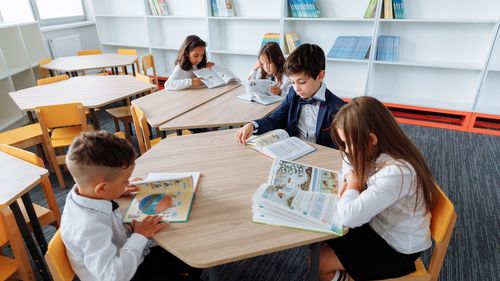 Elevii și profesorii nu mai trebuie să citească la ore fixe de Ziua Națională a Lecturii 2023. Ministerul Educației propune ca elevii să-și aducă la școală cartea preferată