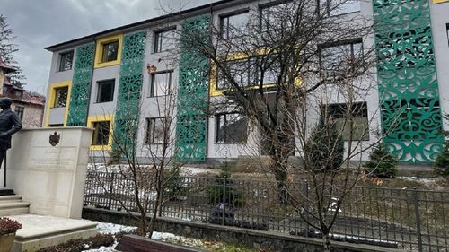 Școală cu piscină, lift și încălzire în pardoseală, aproape de finalizare în Sinaia. Primar: ”Vom avea cea mai grozavă școală din România, lăsând toată modestia la o parte”