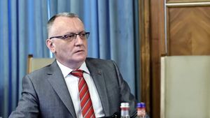 Sorin Cîmpeanu: Nu am vorbit de obligativitatea uniformei în școli