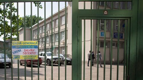 Ministrul Educaţiei crede că trebuie controlat spaţiul din jurul şcolilor, pentru a preveni consumul de droguri: Dacă nu reuşim să împingem din jurul şcolilor dealerii, dacă nu reuşim să blocăm intrarea în şcoală a drogurilor, avem o problemă