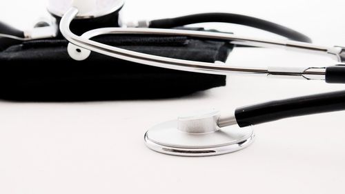 Peste 400 de gorjeni se află pe o listă de așteptare pentru montarea unei proteze / ”În ritmul acesta, va dura și peste doi ani până când cei din coada listei vor ajunge să beneficieze de o proteză”