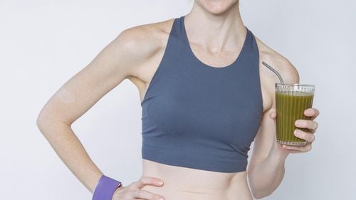 7 dintre cele mai comune mituri despre nutriție, demontate / „Mâncatul după ora 18:00 nu este benefic pentru tine”