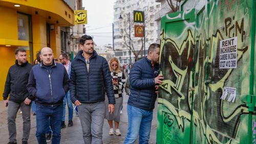 „Am așteptat în zadar / Nu mai stăm”. Două luni în care Ministerul Culturii nu a inițiat modificarea legislației pentru curățarea „mâzgălelilor” și pseudo-graffiti-ului de pe fațadele clădirilor istorice / Primarul general Ciprian Ciucu anunță că merge pe cont propriu cu programul PMB