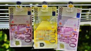 Grupare specializată în spălarea banilor, trafic de droguri şi evaziune fiscală, destructurată de autorităţi române şi franceze /  300 de milioane de euro, rulați prin firmele grupării