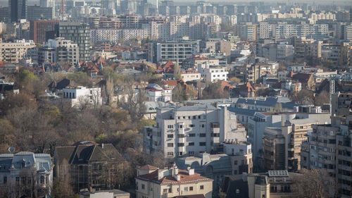 Numărul de autorizaţii eliberate pentru clădiri rezidenţiale a crescut cu 2%, în primele opt luni ale anului, față de 2023