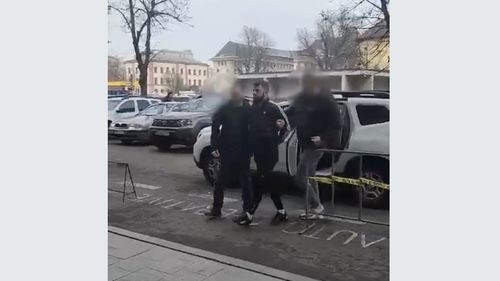 Atacatorul care a bătut duminică o femeie în Centrul Vechi e un luptător MMA din Republica Moldova / Și-a recunoscut fapta / Femeia e cunoscută în zonă ca fiind escortă