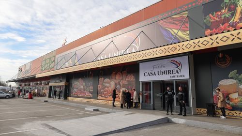 Ministrul Agriculturii va trimite corpul de control la Casa de Comerț Unirea pentru a vedea dacă sunt vândute doar produse românești. Barbu: Rolul nostru, cine nu a înțeles, conducerea Casei Unirea, este integrarea fermierilor, nu să facem intermedieri