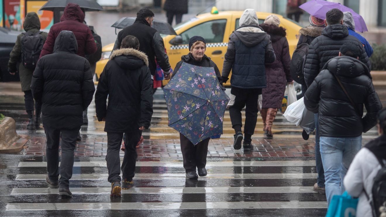 METEO: Vremea se răcește de sâmbătă în București / Maximă de 6 grade duminică