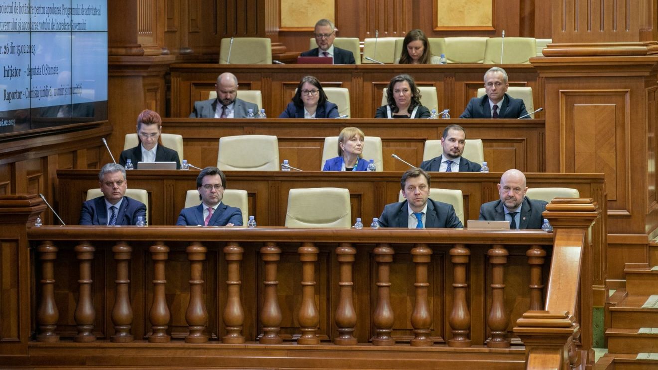 AUDIO Guvernul de la Chișinău, după acuzațiile de fraudă electorală ale lui Simion: ”Moldovenii cu cetățenie română sunt oameni liberi / Îi încurajăm pe toți să iasă la vot și să-și facă vocea auzită. Fără frică”