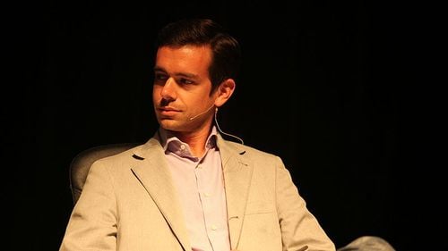 Piața NFT-urilor, în plină prăbușire: primul tweet al fondatorului Twitter, vândut inițial cu 2,9 milioane de dolari, a ajuns să valoreze acum sub 14.000 de dolari