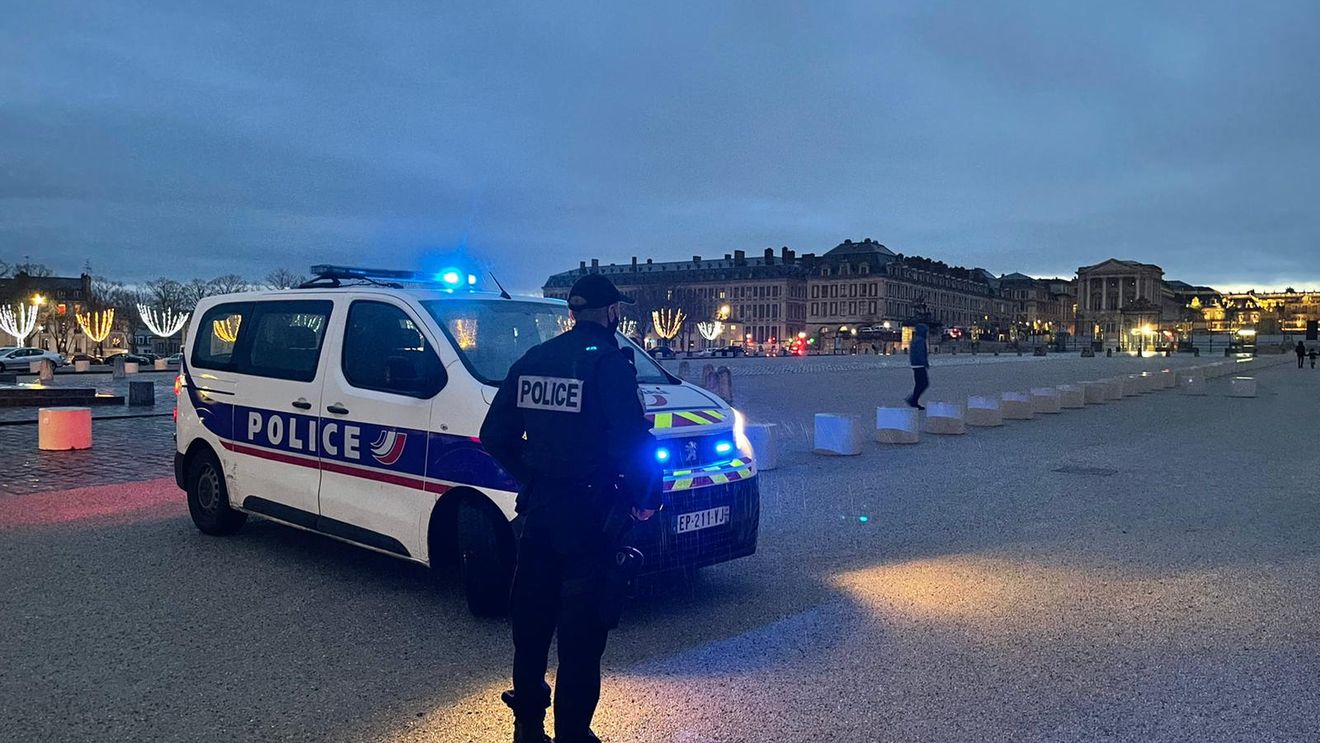 După 36 de ore, poliția din Franța a reușit să pună capăt petrecerii la care au participat 2500 de oameni și care a fost organizată ilegal în Bretania