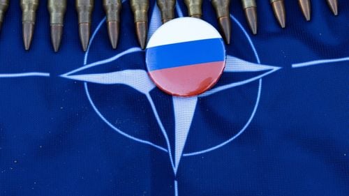 NATO cere Rusiei să înceteze „escaladarea” după încălcarea spaţiului aerian al Alianţei / „Este prea devreme” să se spună dacă Rusia este implicată în survolarea cu drone a Copenhagăi, anunţă Mark Rutte