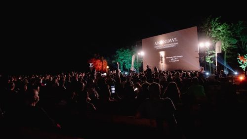 Festivalul de film Anonimul, prima zi: Mai mult de 3.000 de spectatori, la premiera națională „Mariupolis 2”/ Programul din acest an include atelierul ”Vocația mea, filmul” destinat adolescenților din satele Deltei / Calendarul evenimentelor