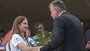 Măsuri din ”planul pentru țară” al candidatului PSD Marcel Ciolacu: Scutire de impozit pe venit pentru tinerii până la 26 de ani/ Statul preia cheltuiele cu dezintoxicarea în cazul consumatorilor de droguri