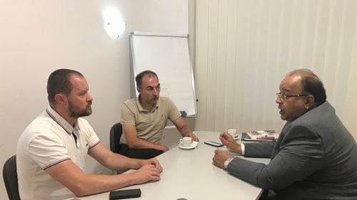 Atașatul de presă al Ambasadei Statelor Unite la București, Sandeep Paul, în vizită la redacția G4Media