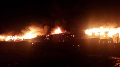 UPDATE Incendiul din Afumați de la depozitul de 4.000  de metri pătrați a fost localizat