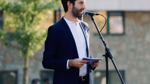 Scandal în Ungaria din cauza campaniei electorale din România. Replica liderului opoziției, acuzat de Guvern că nu susține UDMR: Ieșiți puțin din fundul criminalului de război Erdogan?