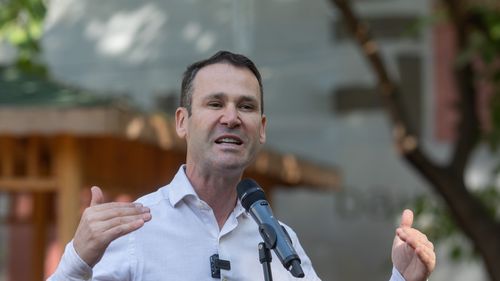 Robert Negoiţă: Voi propune un referendum privind reguli de urbanism în Bucureşti / Nicușor Dan vine cu fumigene
