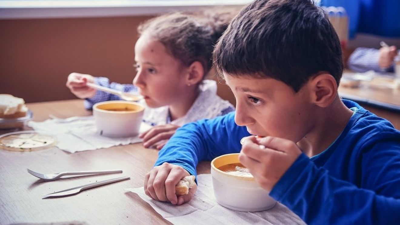 USR cere extinderea programului „Masa Caldă” la nivel naţional: S-ar reduce abandonul şcolar