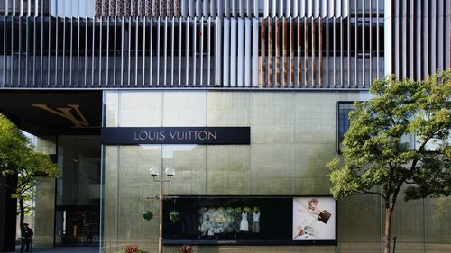 China lovește gigantul de lux LVMH / Proprietarul brandurilor Louis Vuitton, Dior și Tiffany & Co. raportează venituri mai mici decât cele așteptate