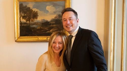 Giorgia Meloni îi ia apărarea „geniului” Elon Musk: “Problema este că Elon Musk are influență și este bogat, sau este că nu este de stânga?”