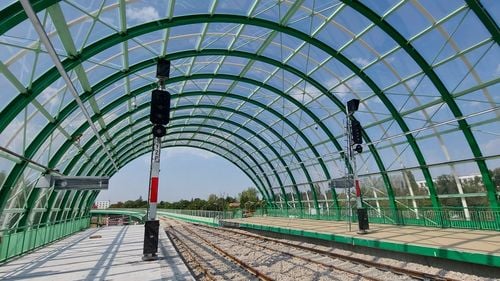 SURSE Președintele Klaus Iohannis testează luni linia ferată spre Aeroportul Otopeni