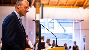 Scholz îl acuză pe Merz că, dacă va ajunge cancelarul Germaniei,  va duce UE „în mormânt”