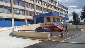Situație de avarie la Spitalul Județean Călărași: un singur medic la terapie intensivă de două luni, care practic locuiește în spital / Unitatea vrea să angajeze încă zece doctori, însă nu îi găsește