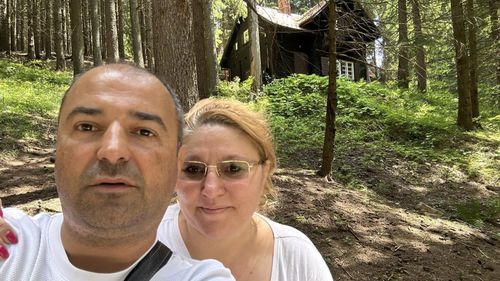 Surprizele din averile candidaților la europarlamentare: care sunt veniturile lui Luis Lazarus, cine sunt prințul AUR cu apartament în Canada și liderul de partid cu vilă în Belgia / Șoșoacă a scris că soțul i-a fost ”secretară”
