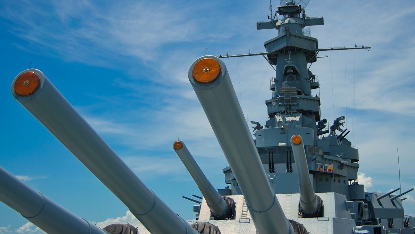 Două nave americane de război au trecut prin Strâmtoarea Taiwan, China denunţă ”o provocare”