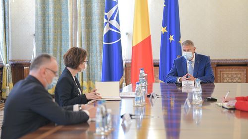 ULTIMA ORĂ Iohannis: Câtă vreme incidența COVID rămâne sub 6, vom avea toți copiii în sălile de clasă. Dacă se depășește pragul, școlile trec în online în respectiva localitate / Apel către profesori și părinți să se vaccineze