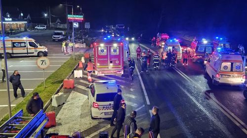 Două autocare în care se aflau 90 de elevi și profesori, implicate într-un accident de circulație / Planul roșu a fost dezactivat / 33 de copii au ajuns la spital, cu traumatisme minore / Cu toții erau elevi ai Seminarului Teologic Brașov și au vizitat Sibiul