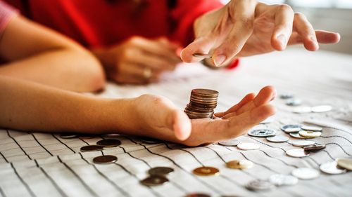 Marea majoritate a sporurilor bugetarilor vor fi anulate din 2022 și înlocuite cu prime pentru performanță - vicepremierul Kelemen Hunor