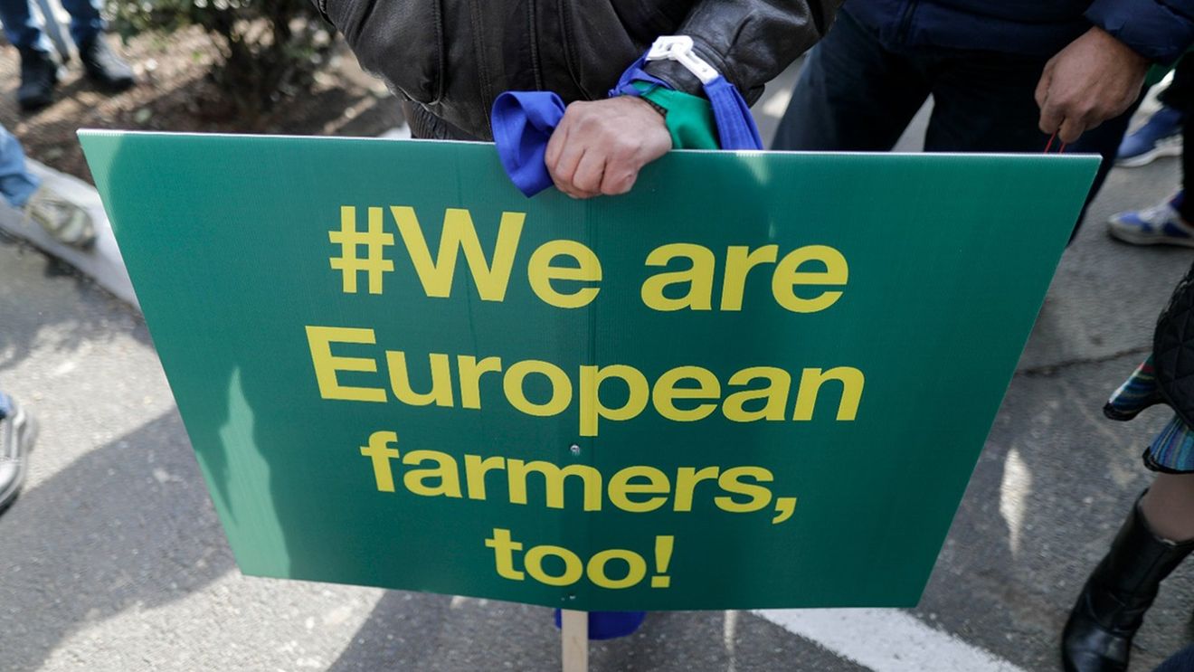 Agricultorii români participă marţi, la Bruxelles, la manifestul fermierilor şi cooperativelor organizat de Grupul de la Vişegrad extins / ”Compensaţia plătită unor ţări este cu mult sub nivelul necesar”