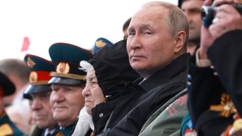 UE a adoptat în sfârșit al șaselea pachet de sancțiuni pentru Rusia: embargo parțial pe petrol, noi bănci scoase din SWIFT, interzicerea unor noi canale de propagandă