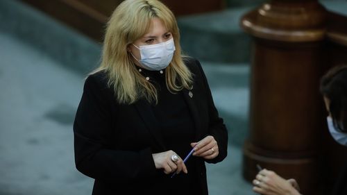 Șefii Parlamentului, Anca Dragu și Ludovic Orban, merg la vaccinare împreună, mâine la ora 10:00
