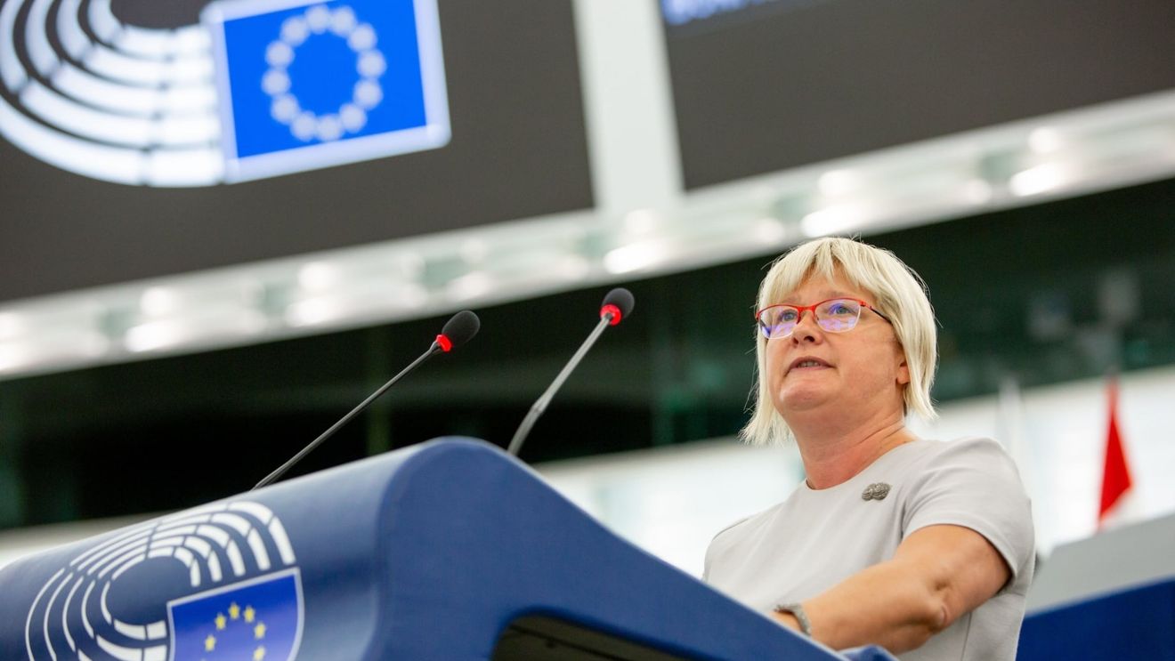 Șefa delegației FIDESZ în Parlamentul European: În fruntea UE se află puţini politicieni din Europa Centrală şi de Est / 90% dintre persoanele cu funcții de conducere au fost numite din Europa de Vest și de Sud