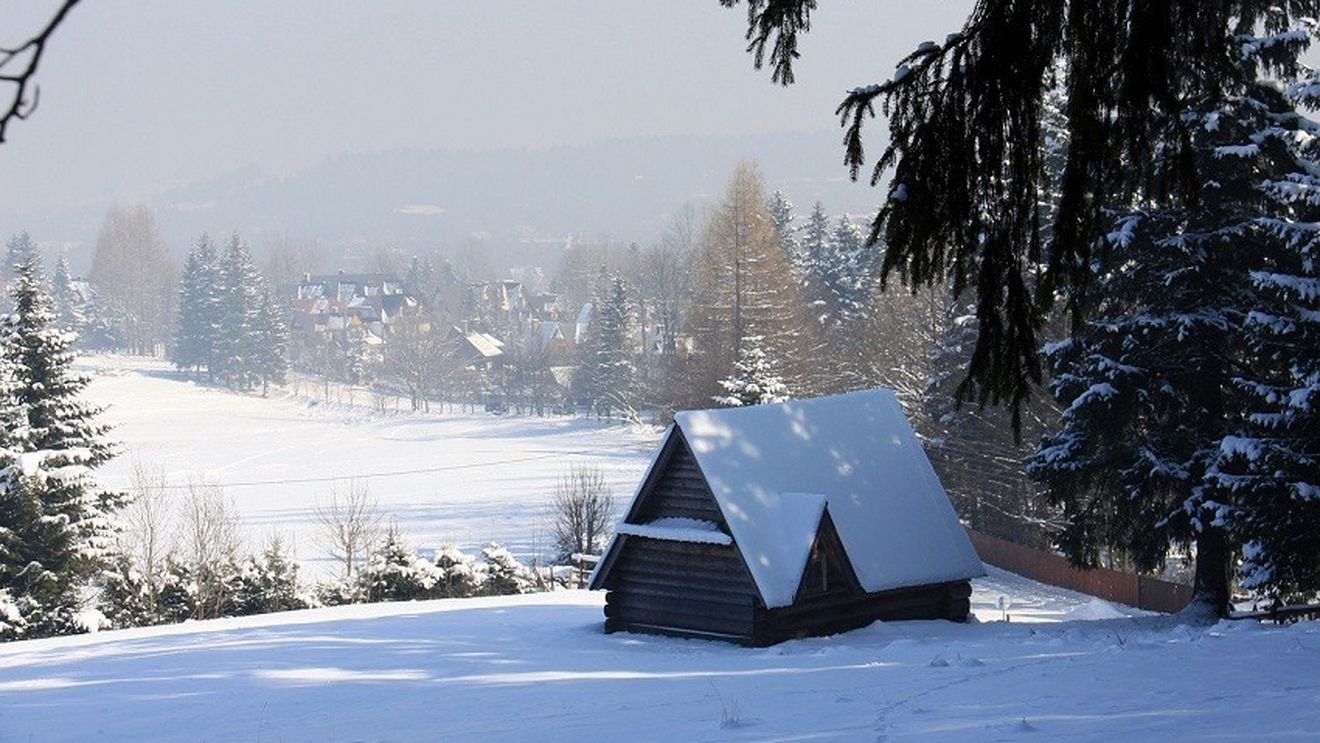 Vreme caldă de Crăciun în toată țara, ninsori slabe la munte