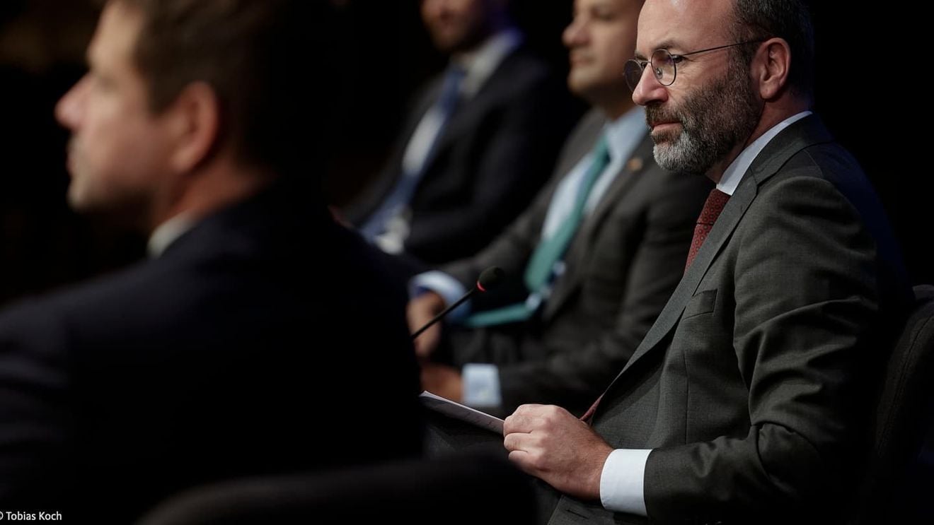 Cum intenționează socialiștii din UE să contracareze extrema dreaptă. Un document „confidențial” detaliază un plan concertat pentru a readuce PPE-ul lui Manfred Weber în centrul atenției