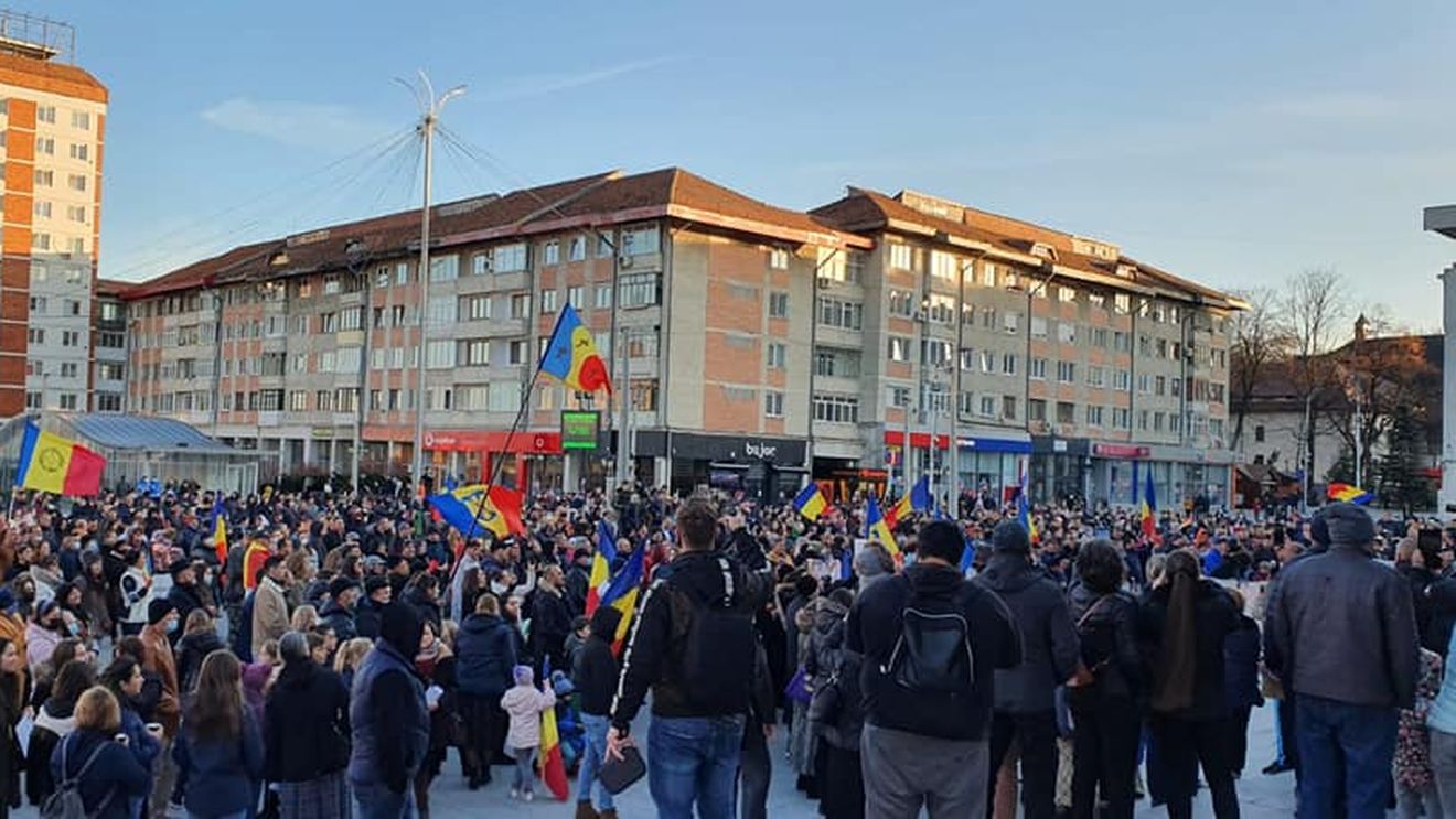 Protestul de la Suceava: Jandarmii i-au amendat pe cei doi organizatori ai manifestației cu câte 3.000 de lei