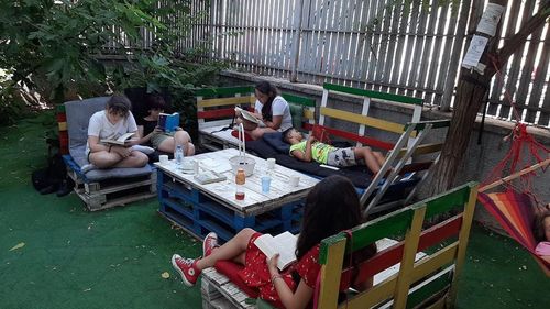 Ateliere de lectură, teatru, tururi ghidate, cursuri de limbi străine, iniţiere IT și multe alte activități dedicate copiilor, la filialele Bibliotecii Metropolitane