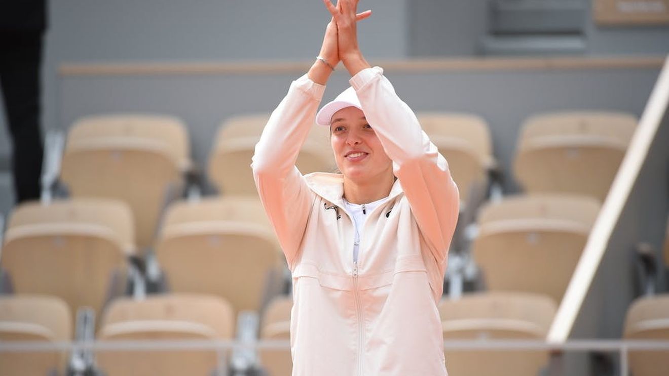 VIDEO La 19 ani, poloneza care a "demolat-o" pe Halep scrie istorie la Roland Garros/ Iga Swiatec, victorie categorică în fața Sofiei Kenin