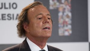 Procurorii spanioli renunţă la cazul împotriva lui Julio Iglesias, vizat de o plângere pentru presupuse delicte sexuale, deoarece faptele reclamate nu ar fi fost comise în Spania, ci în Bahamas şi Republica Dominicană