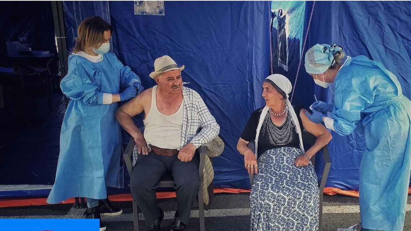 Nea Tacu, primul bulibașă vaccinat împotriva COVID-19